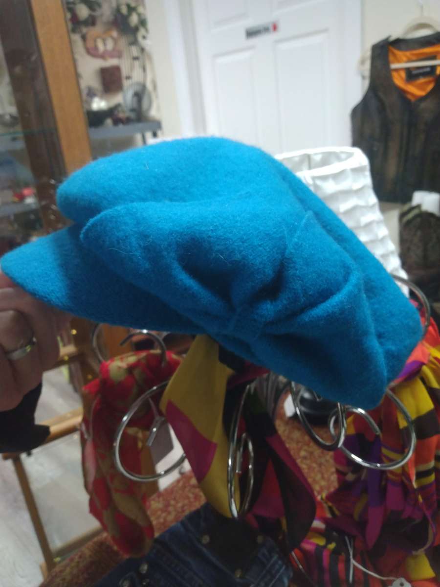 VINTAGE BLUE WOOL HAT