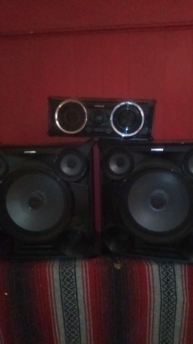 Pair Of 2013 Samsung Giga Home Audio Sound Speaker System Mo