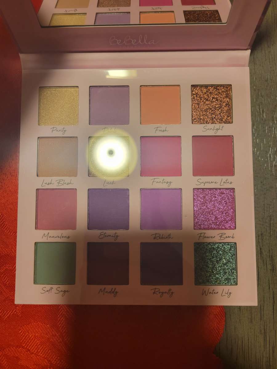 lotus love make up pallete