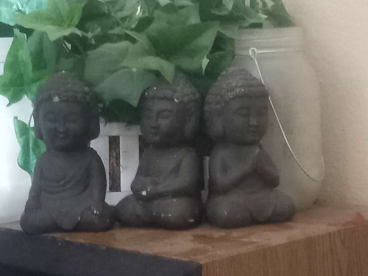 4 Buddah Statues