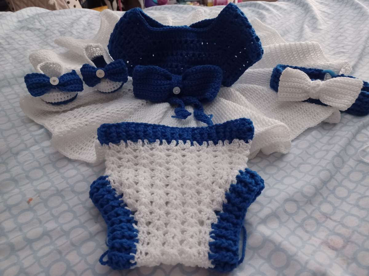 traje tejido a crochet de bebe de 0 a 3 meses