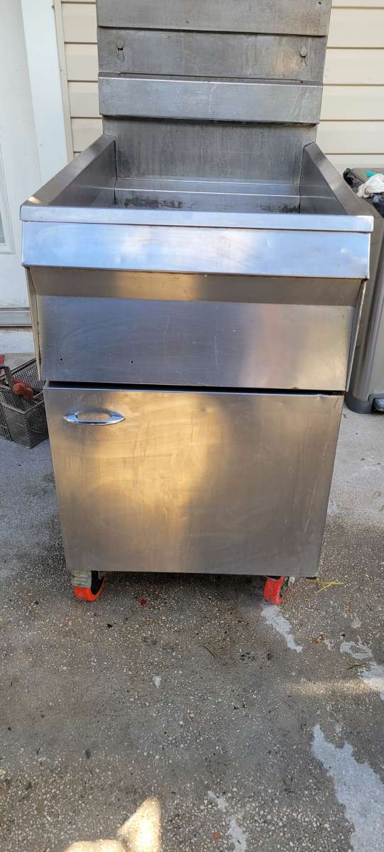 comercial deep fryer