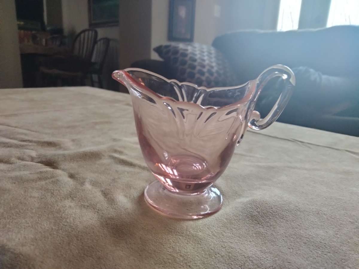 1940  vintage pink glassware