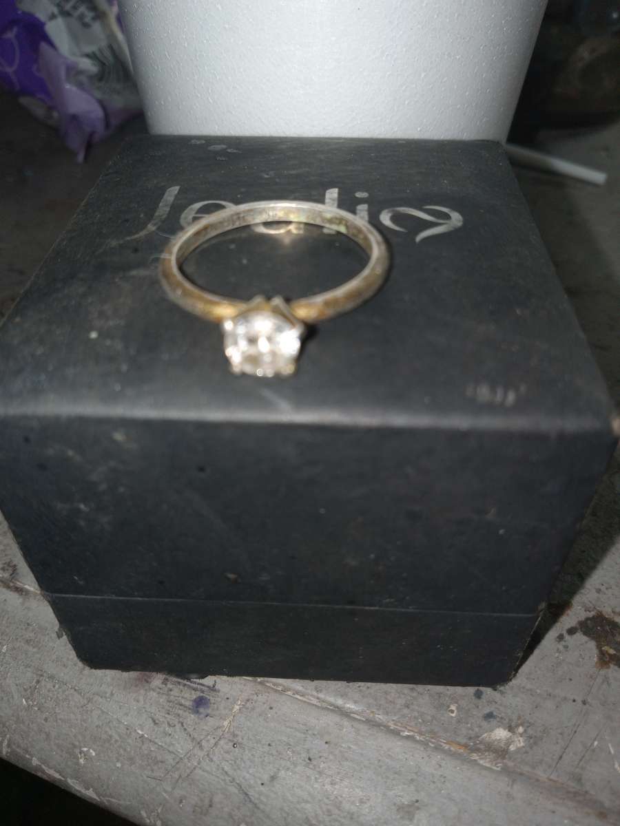 stirling silver diamond ring