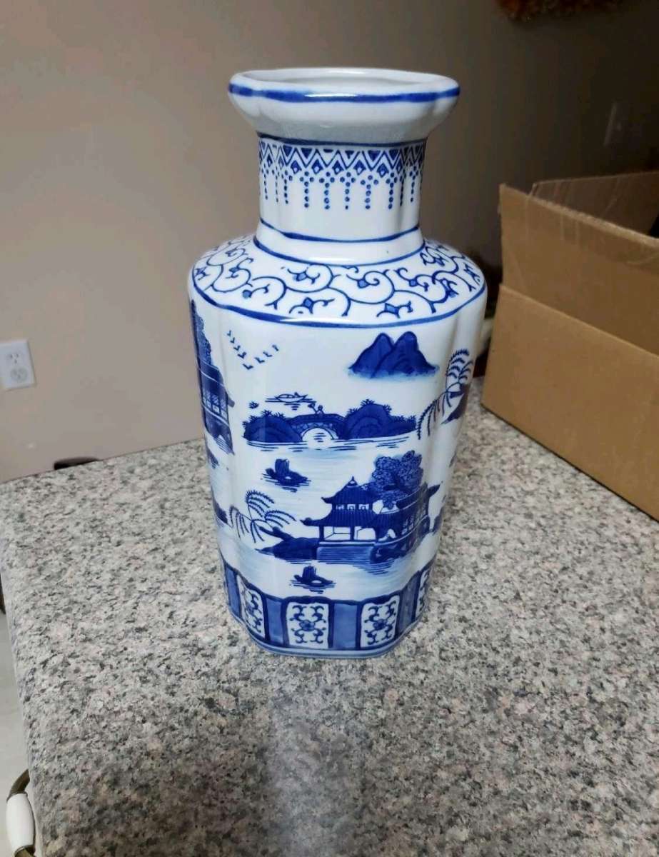 Blue  White PORCELAIN Vase