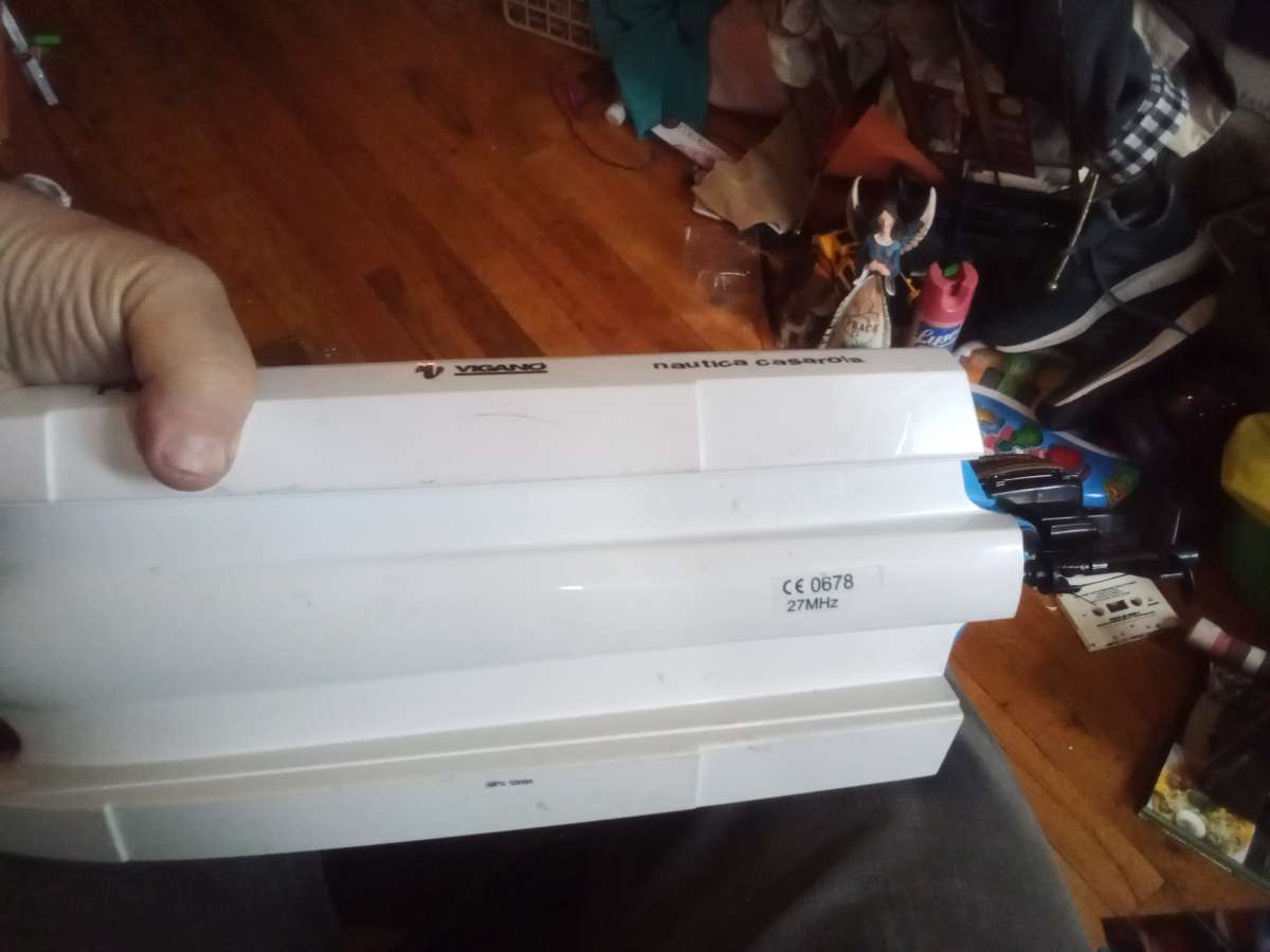 this is an old radio controlled speed boat with the battery