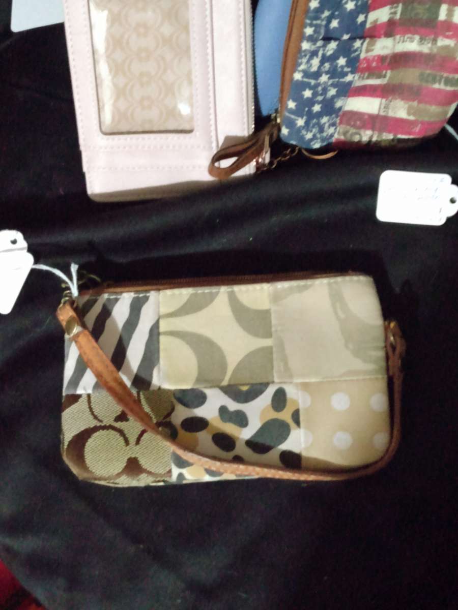 WOMENS WALLETS