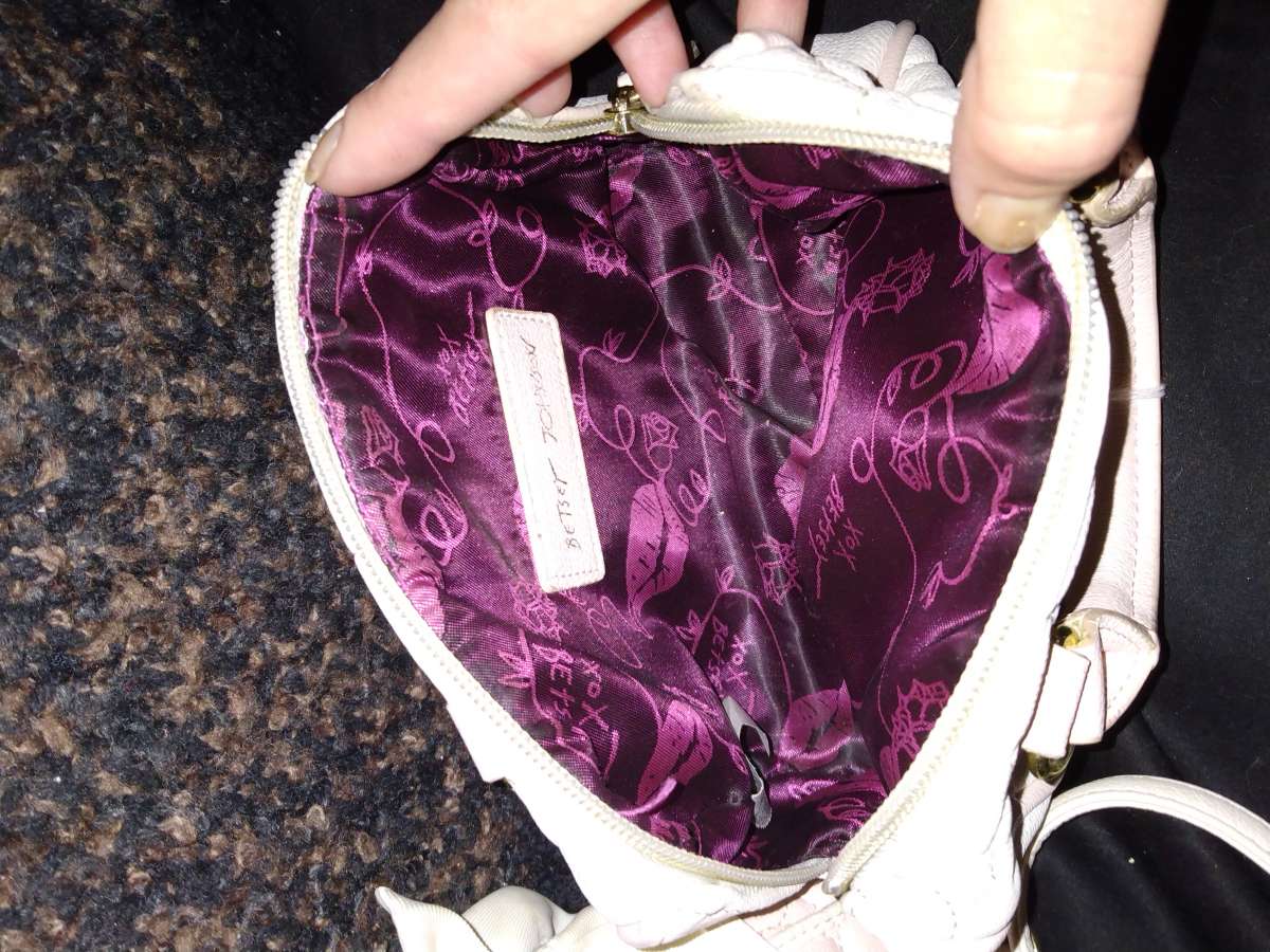 BETSEY JOHNSON HANDBAG AND CROSSBODY PURSES