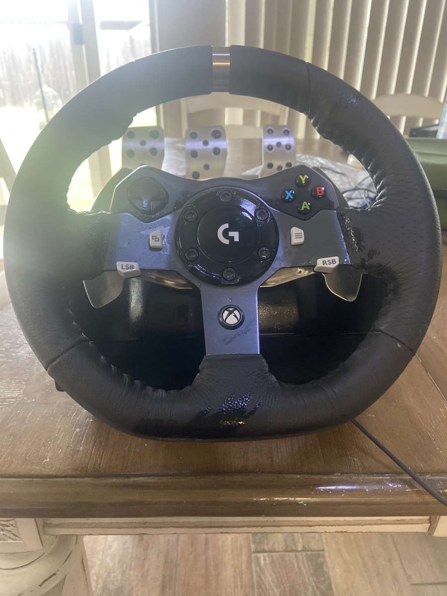 Logitech steering wheel whith shifter