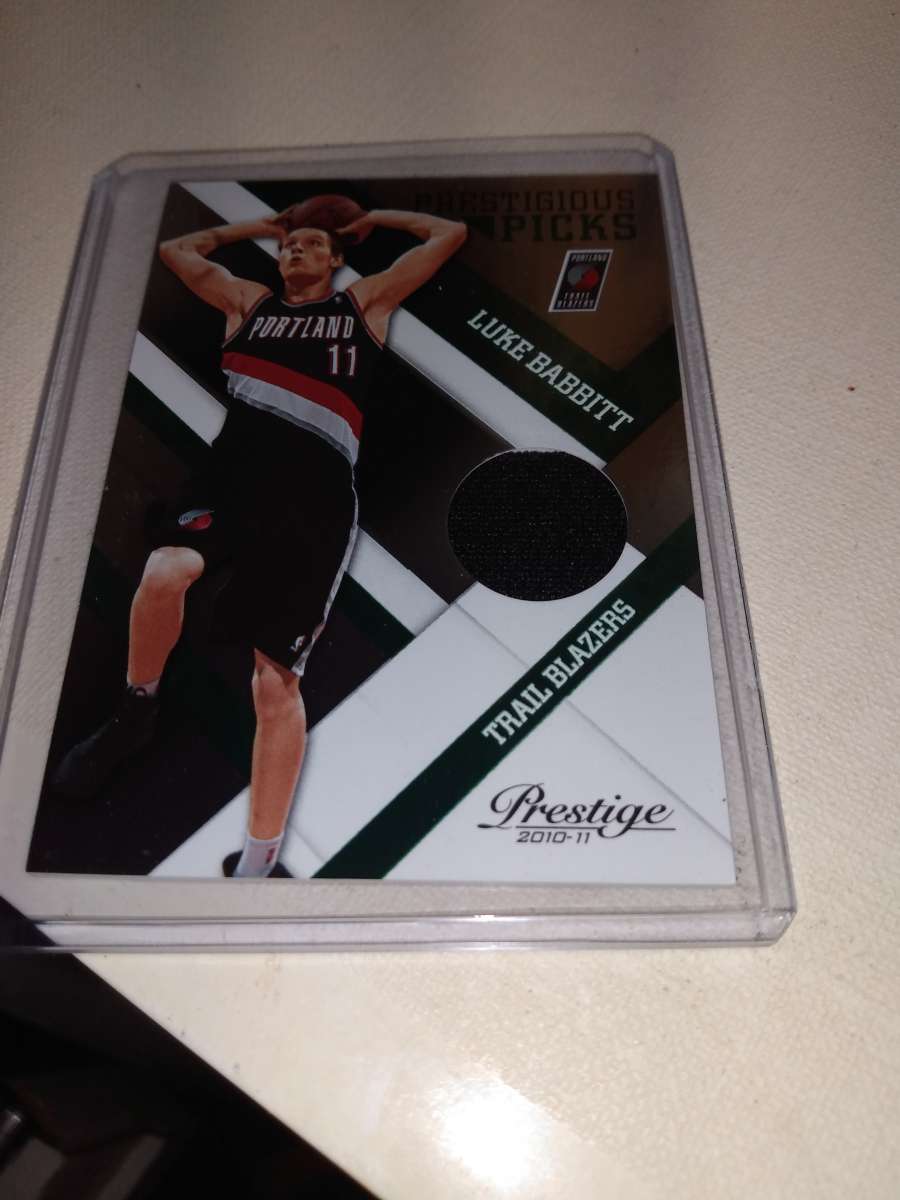 play 2010 Luke Babbitt relic card