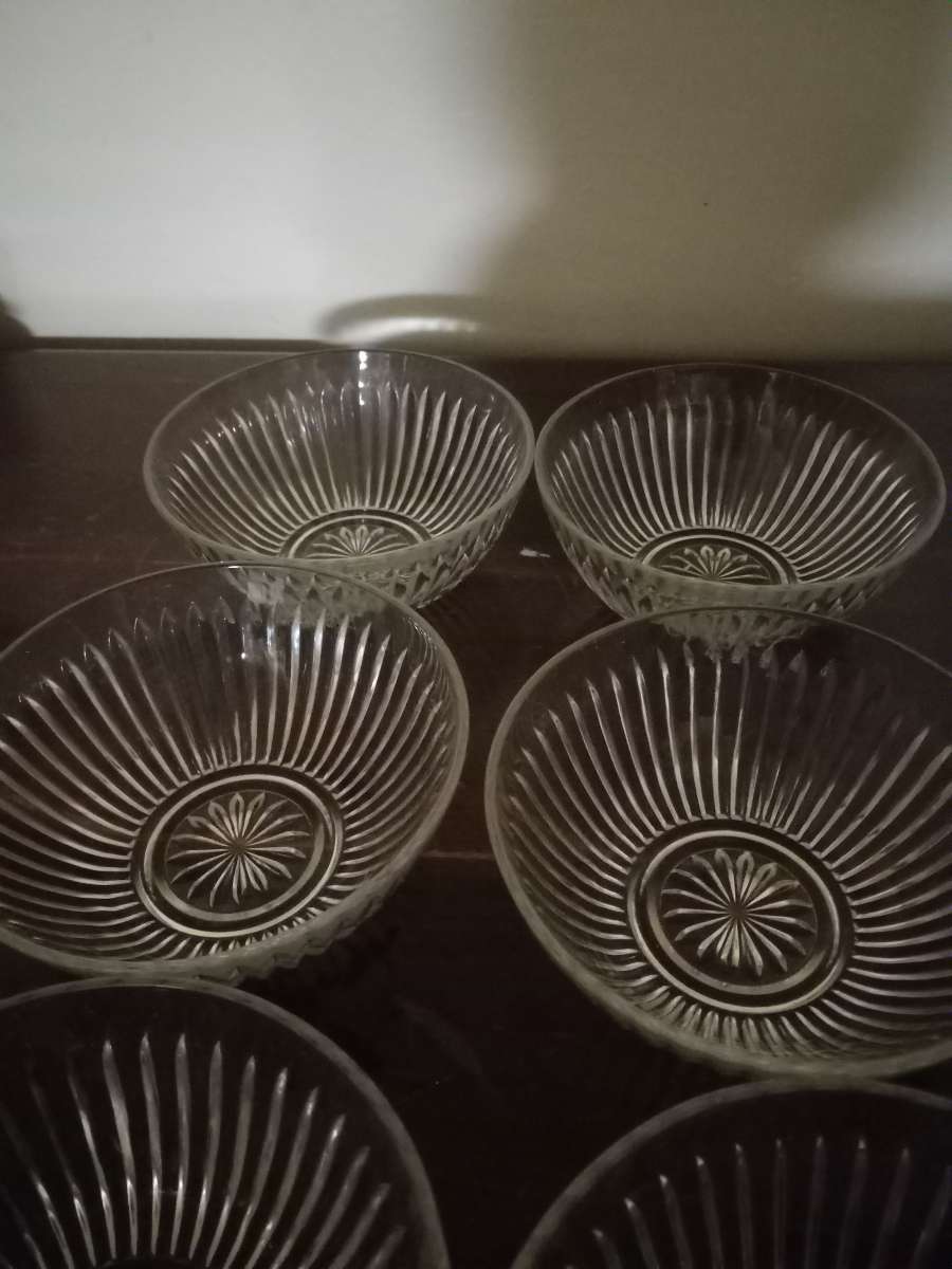 set of 6 vintage frosteria depression crystal glass bowls