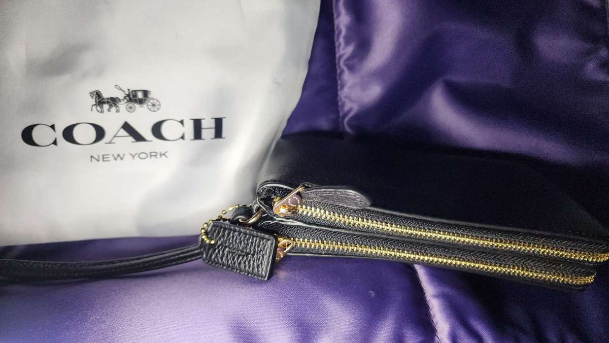 Black Double Zipper and Slots Wristlet