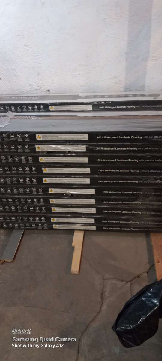 waterproof  laminate  flooring