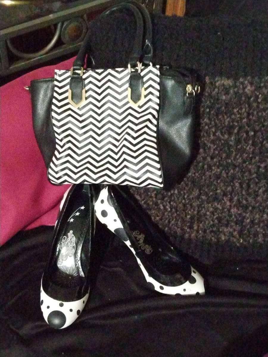 NAUGHTY MONKEY HEELS WITH MINI PURSE