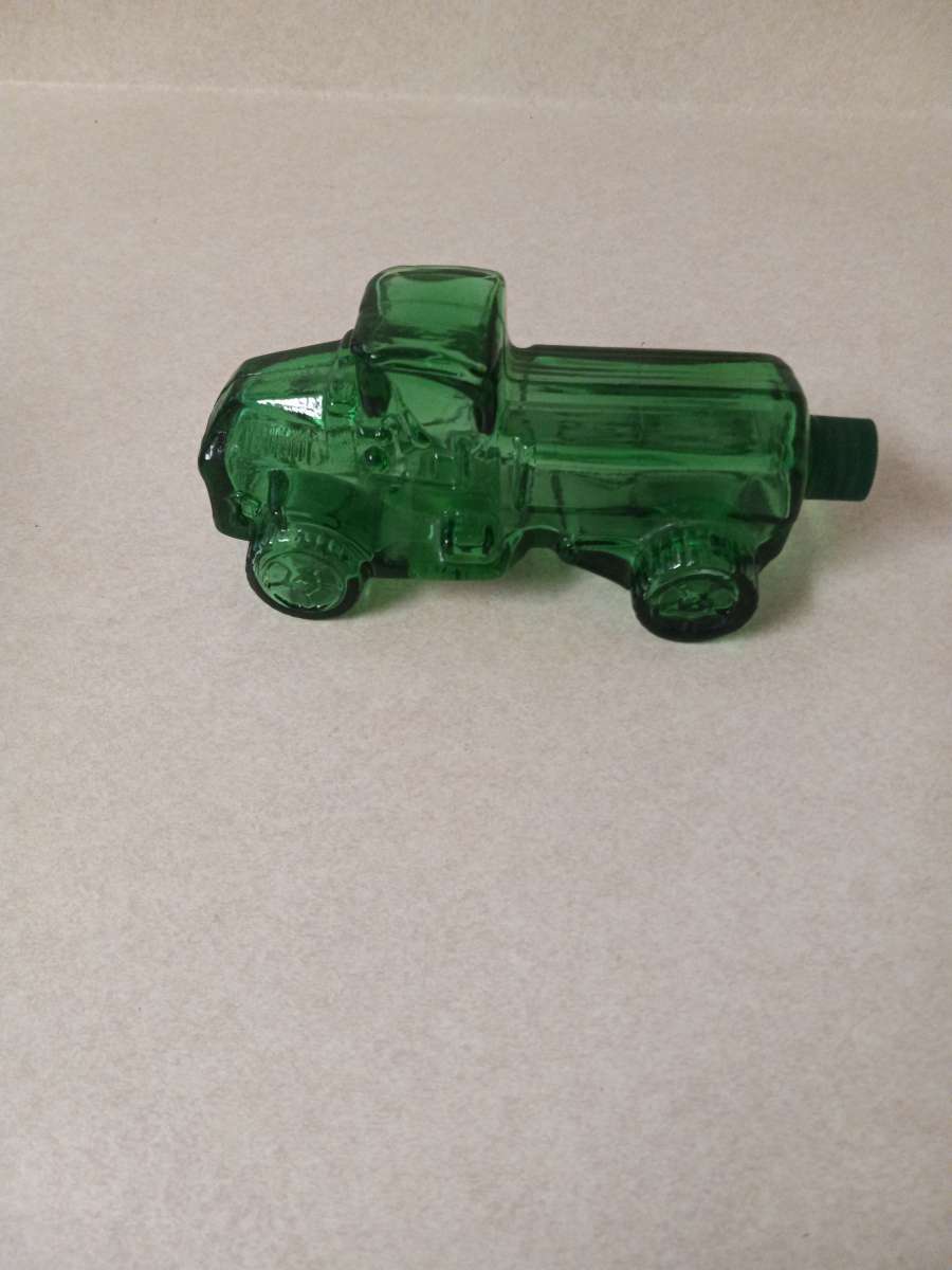 Avons windjammer after shave bottle