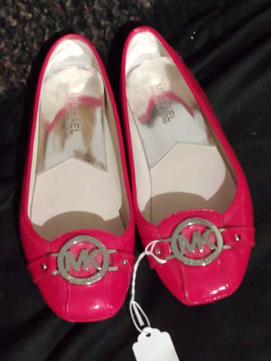 MICHAEL KORS RED BALLET FLATS