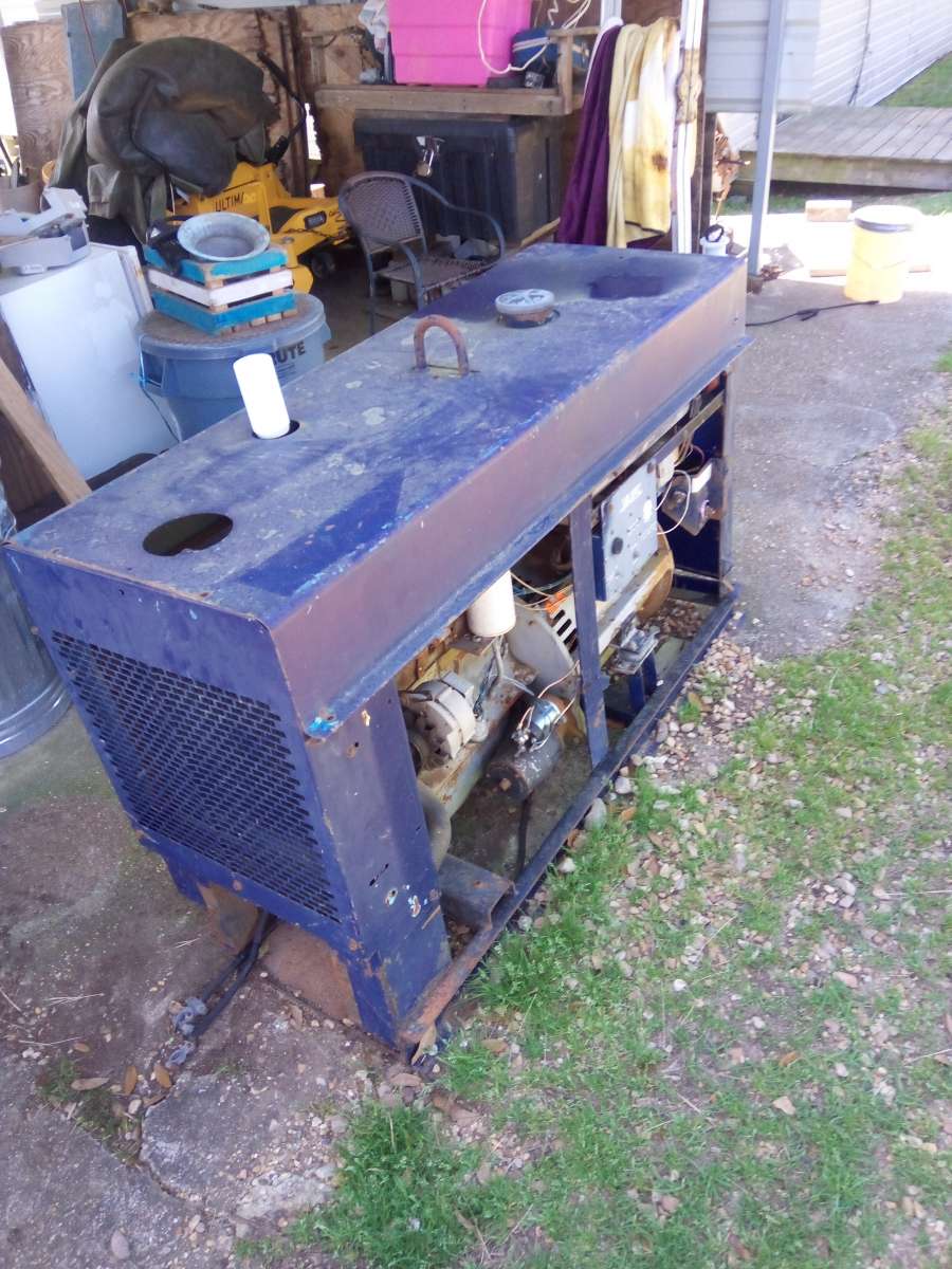Big 20 Miller welder Gas engine runs and welds good
