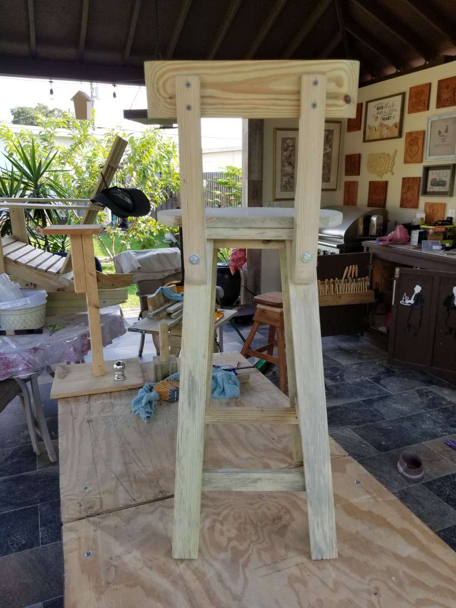 2 BANQUETAS DE MADERA