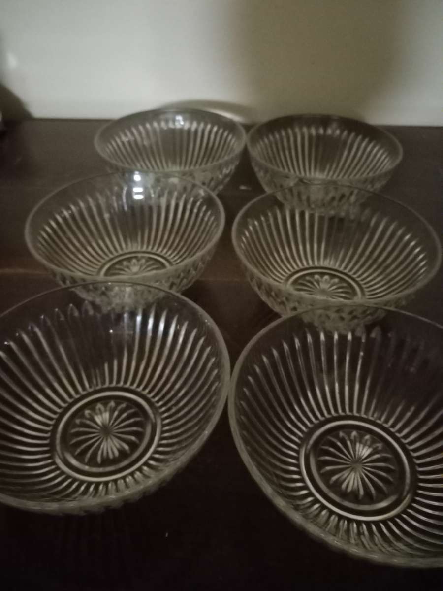 set of 6 vintage frosteria depression crystal glass bowls