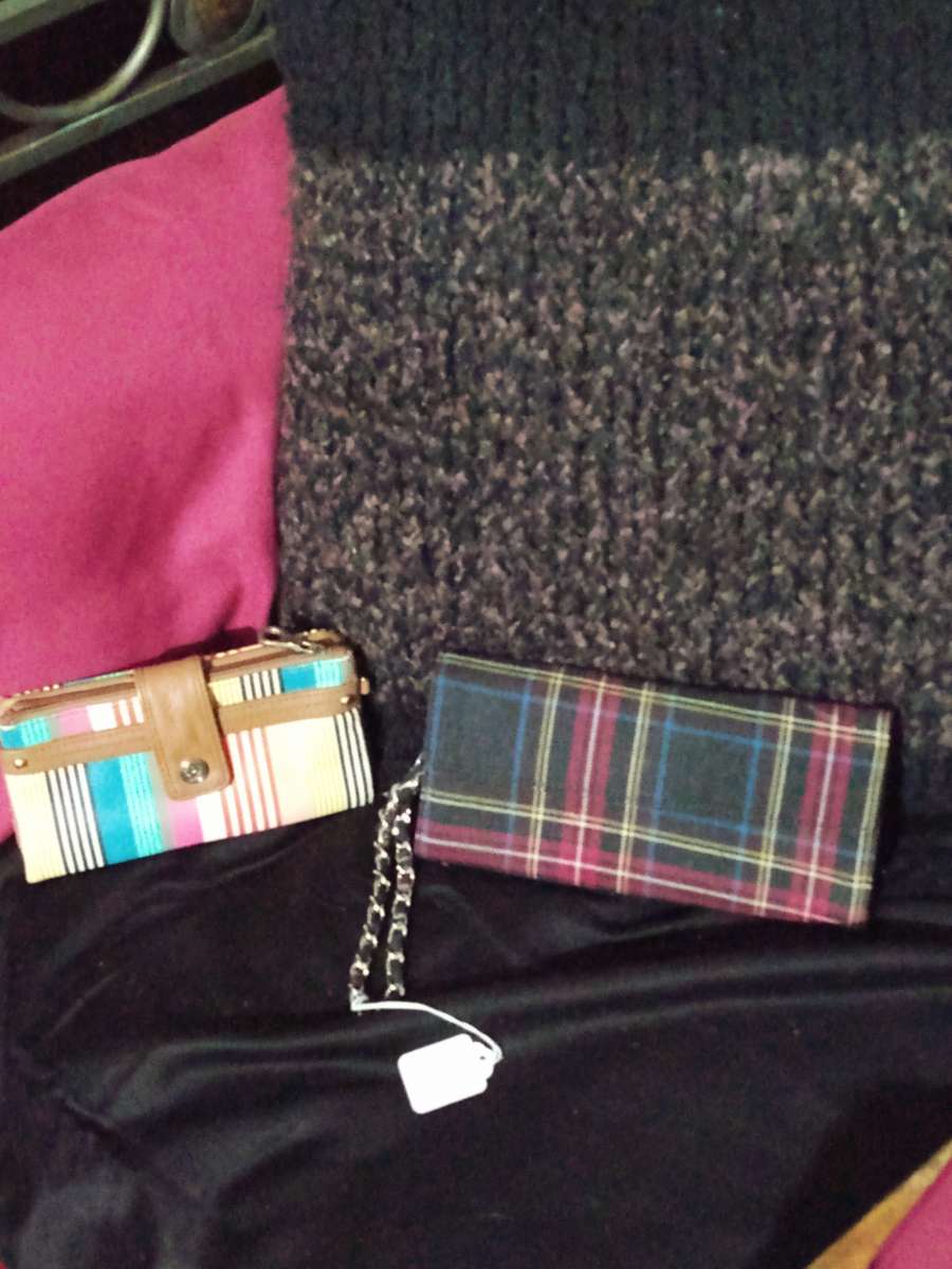 RELIC WALLET AND SARAH JESSICA PARKER BITTEN WALLET