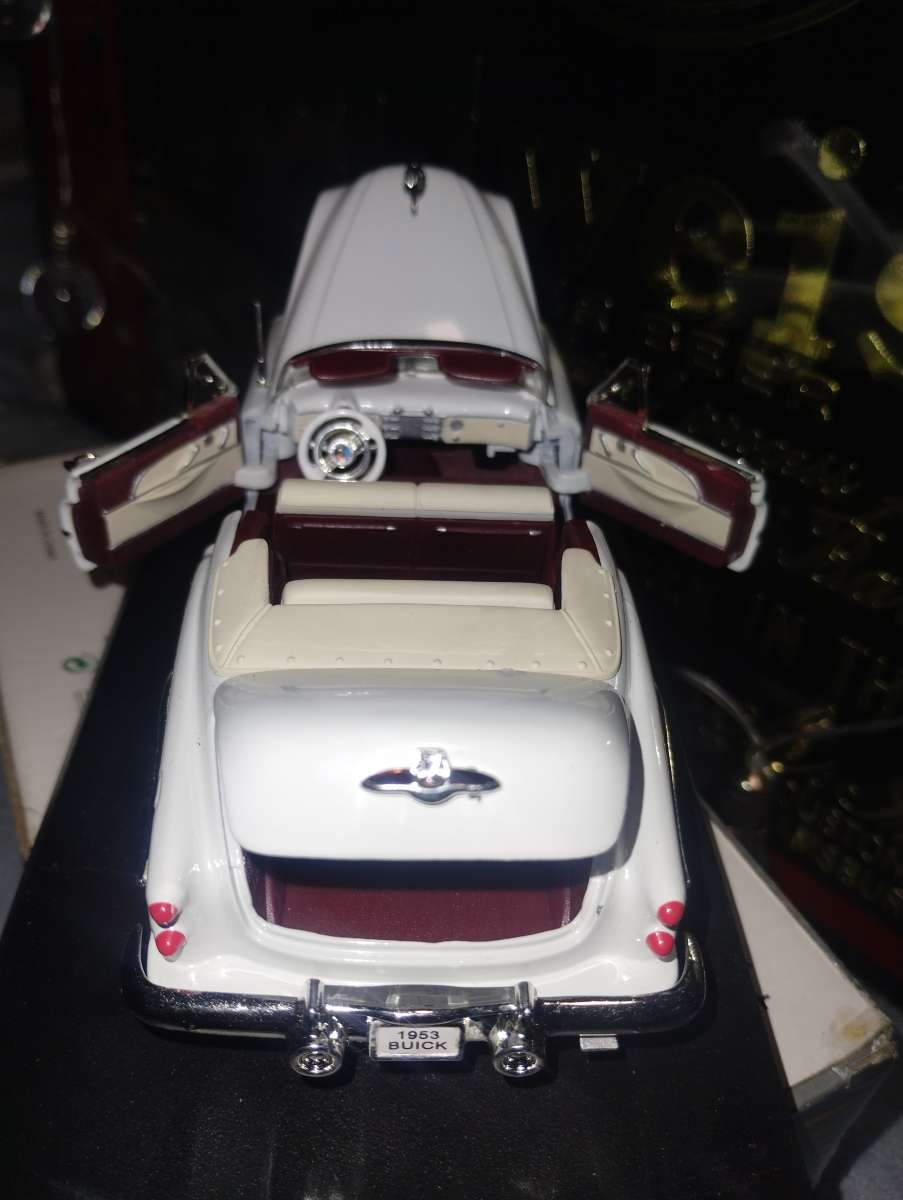 1953 Buick Skylark collectable signature model Car