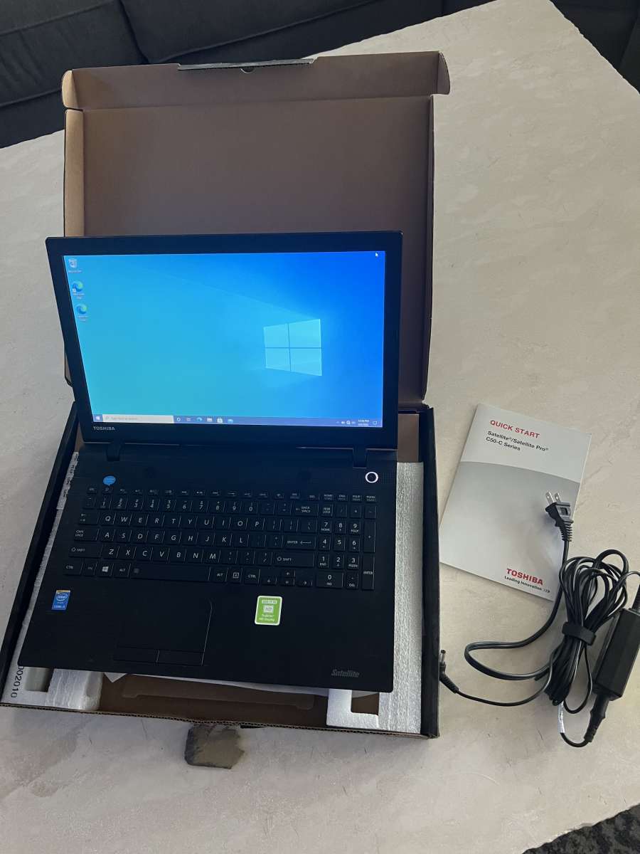 Toshiba C55C5 i3 intel laptop barely used in box