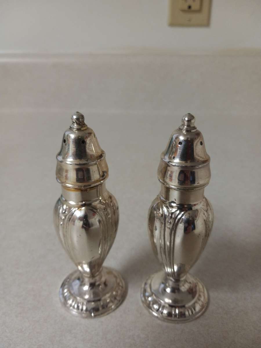 vintage salt and pepper shakers