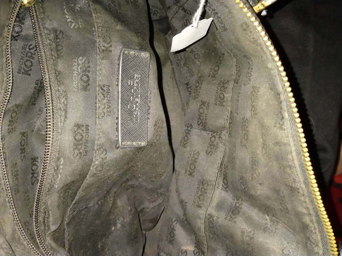 MICHAEL KORS BLACK HANDBAG