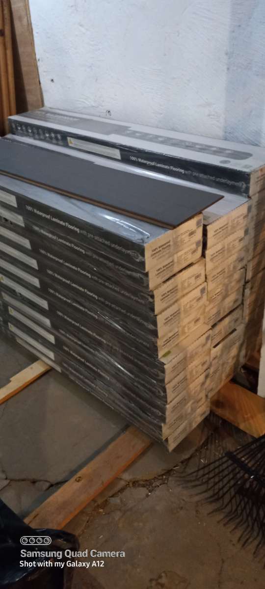 waterproof  laminate  flooring