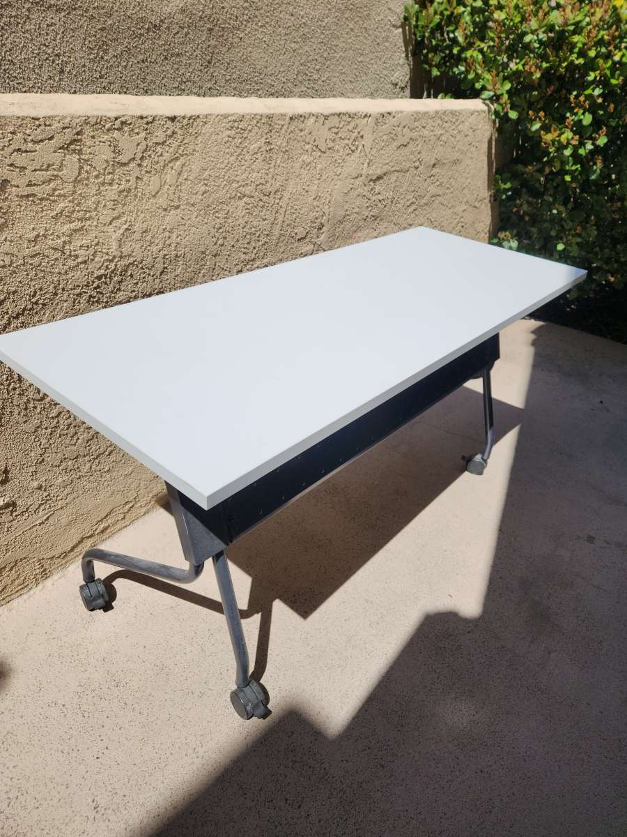 Flip top table