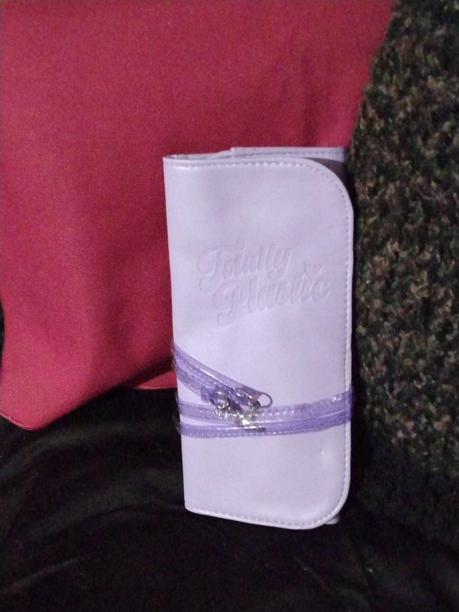 IGGY AZALEA MAKE UP BRUSH BAG