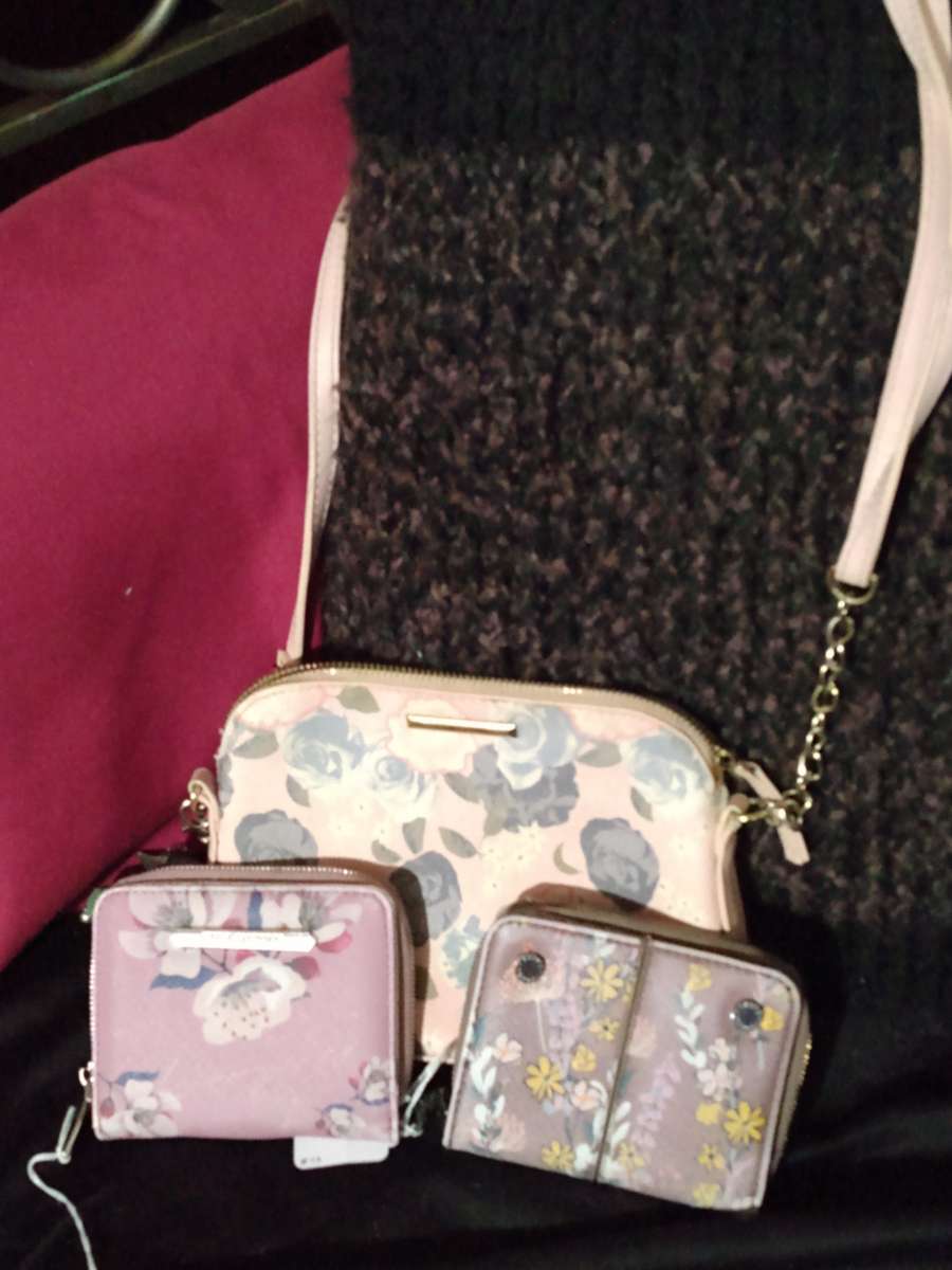 STEVE MADDEN WALLETS WITH WOMENS MINI PURSE