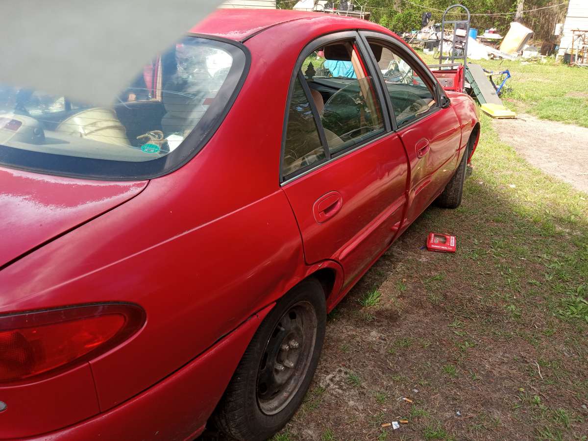 Ford Taurus 97 4 door