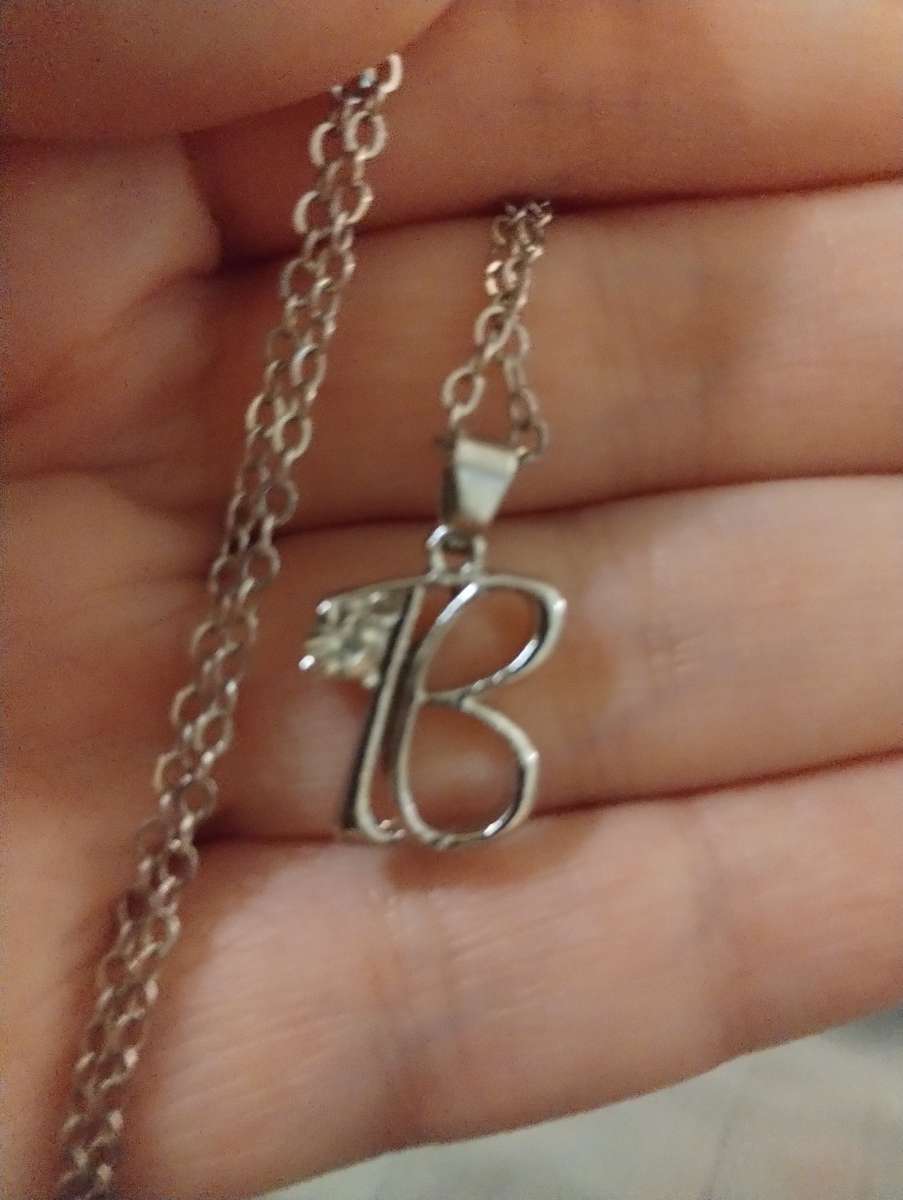 b necklace