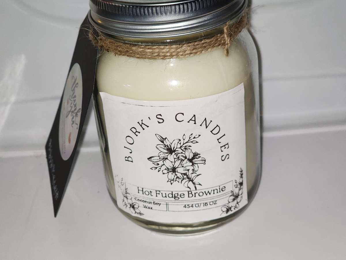 Handmade 16 oz mason jar candle