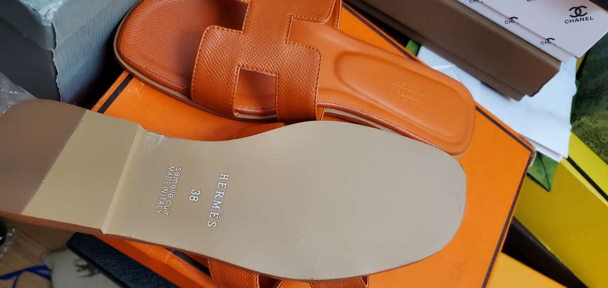 h orange slipper