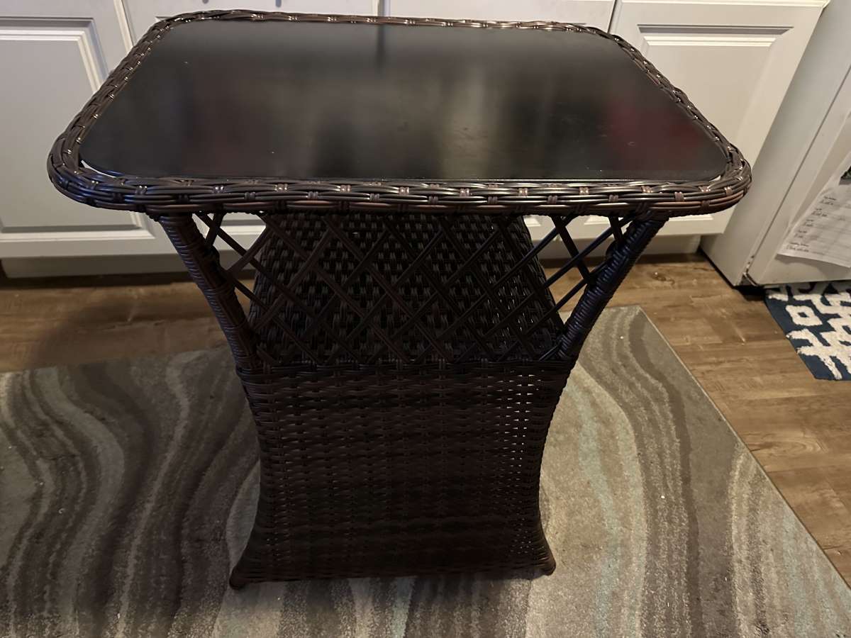 Small kitchen table and chairs