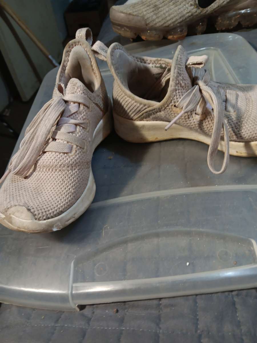 Adidas kids size 11k