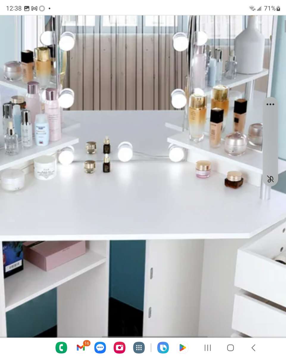 Makeup vanity BNIB