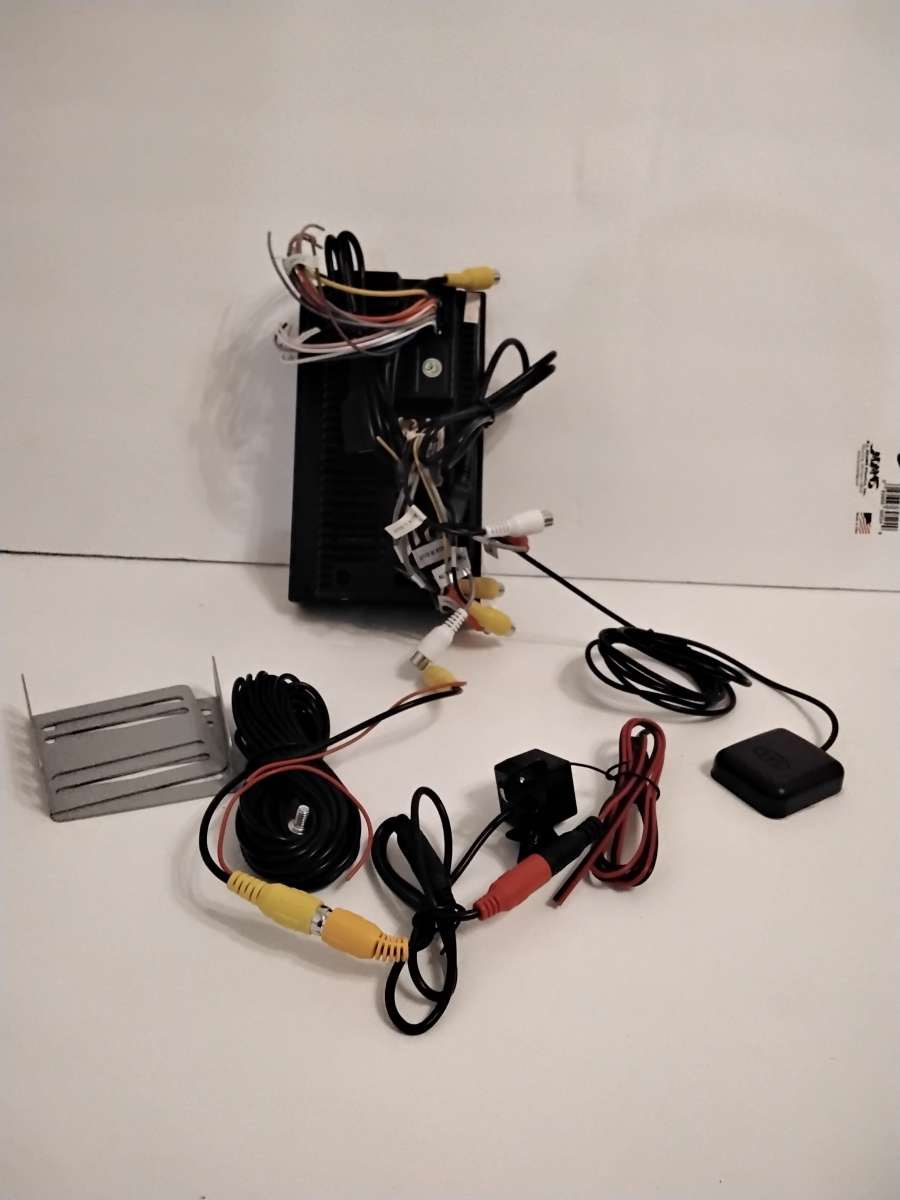 AFTERMARKET IN DASH NAVIGATION SYSTEM WITH BACKUP CAMERA