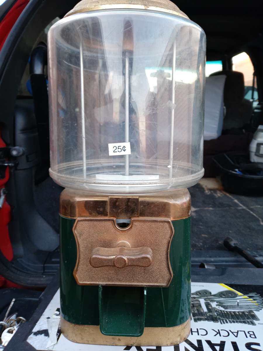 3vintage bubble gum machines