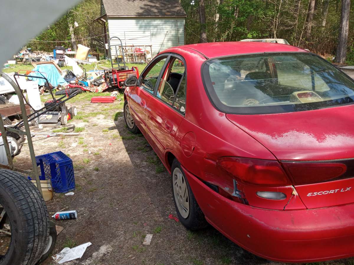 Ford Taurus 97 4 door