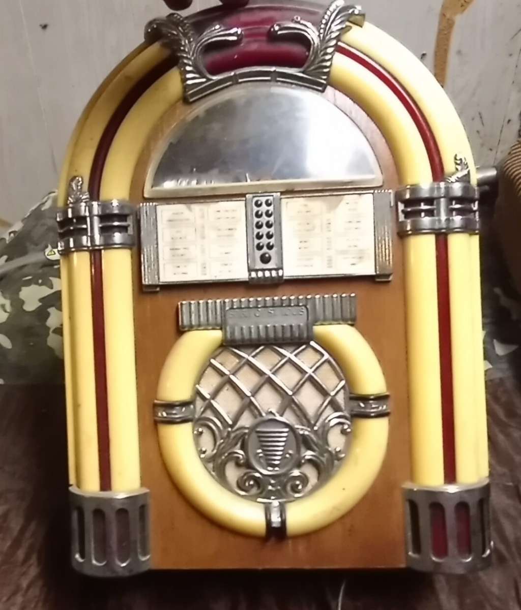 limited adition jukebox radio