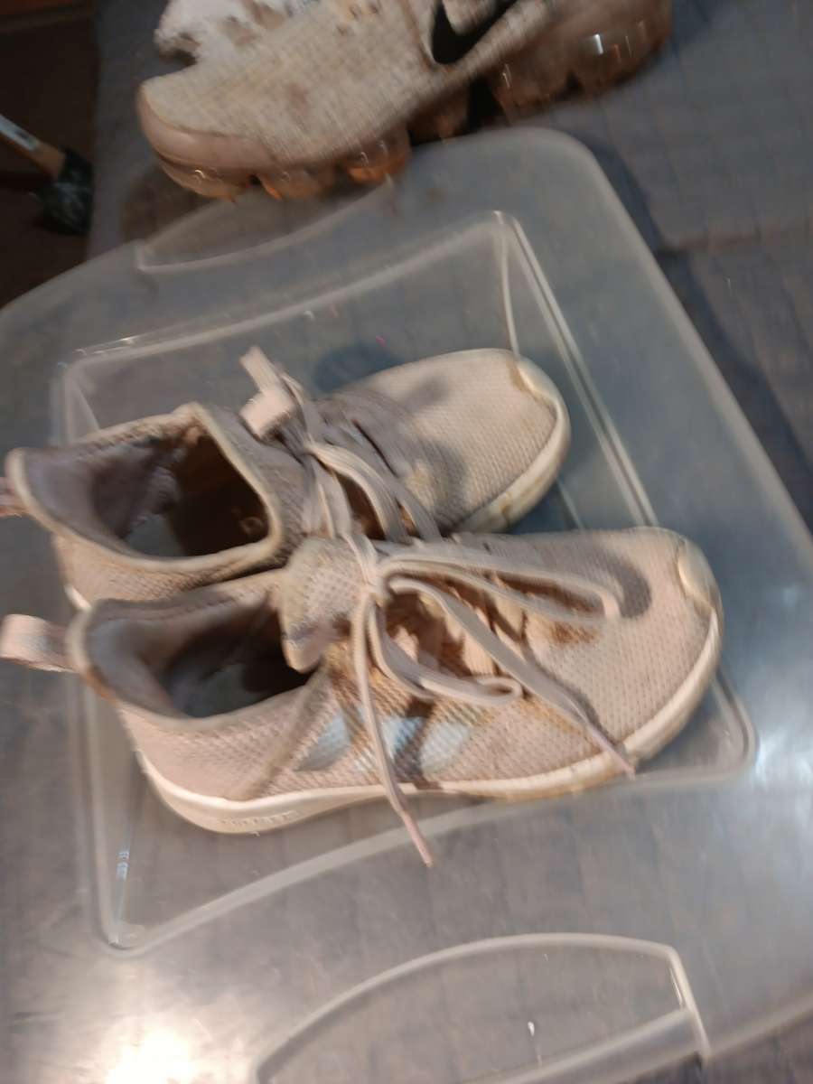 Adidas kids size 11k