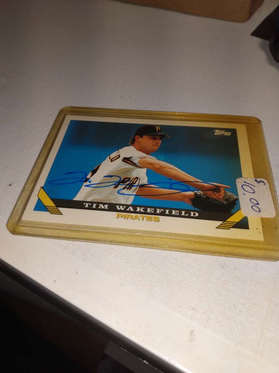 1993 Topps Tim Wakefield autographed on card