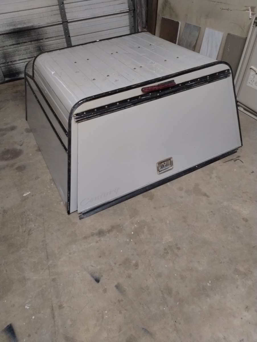 utility camper cap for Chevy colorado or other small pickup