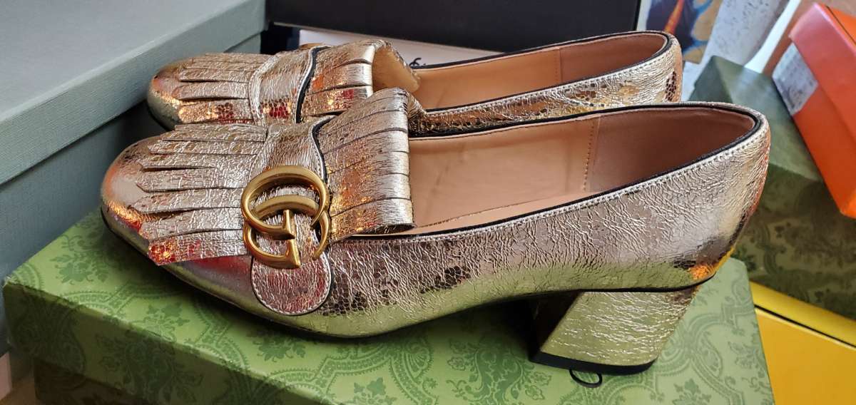 gold GG shoes size 7