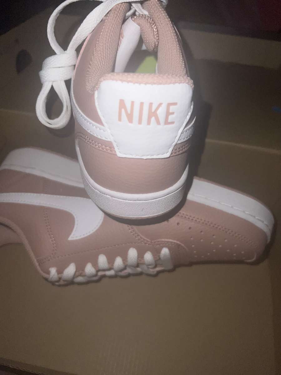 w Nike court vision lo NN