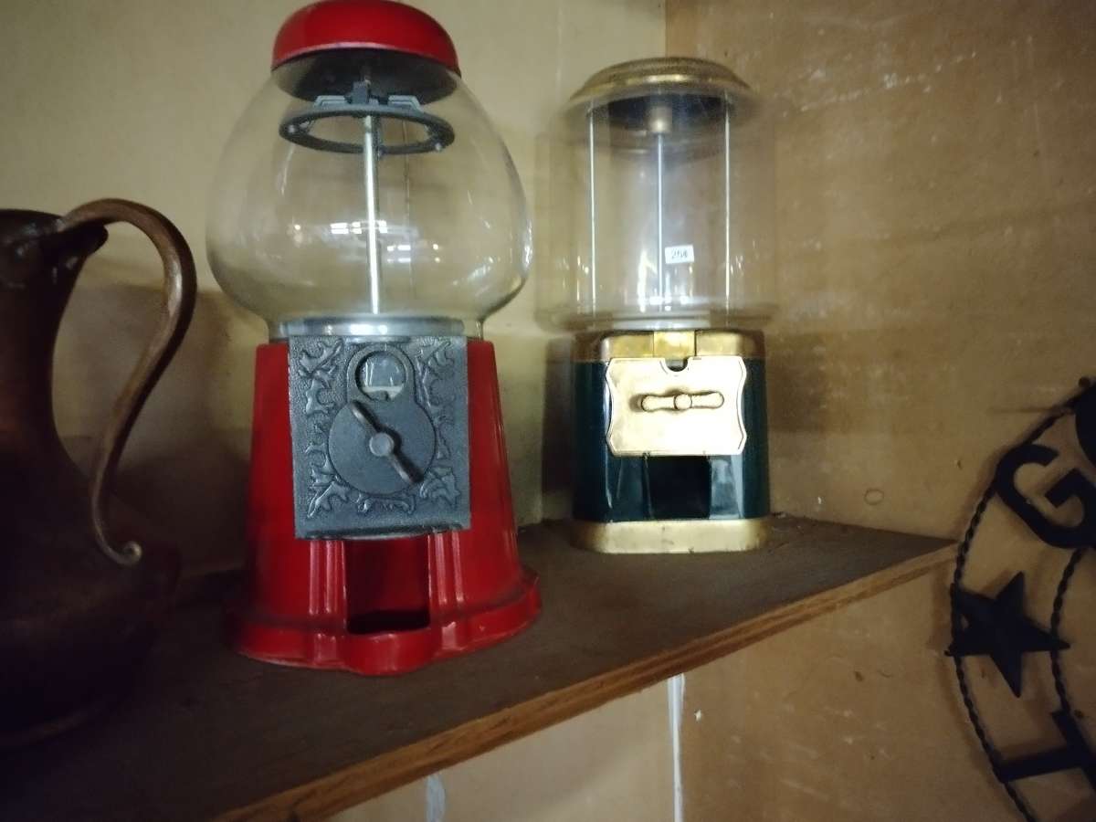 3vintage bubble gum machines