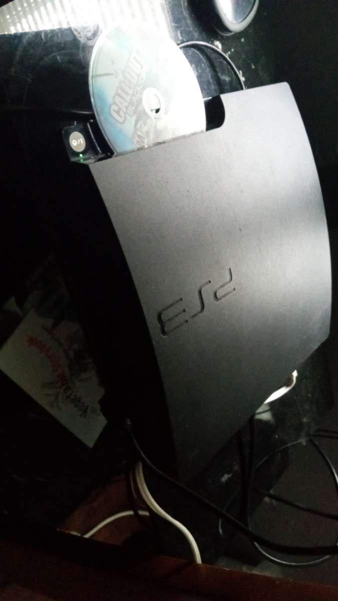 PS3 works perfectly but need ur own controller